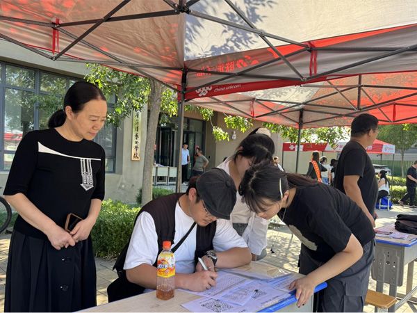 秋风作序   满“新”欢喜 ——开云网页版开学报到纪实