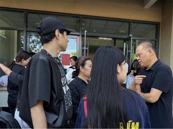 秋风作序   满“新”欢喜 ——开云网页版开学报到纪实