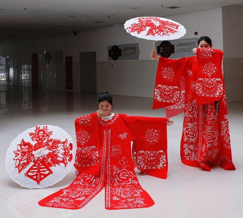 开云网页版在2025全国职业院校师生非遗工艺美术作品创意大赛中喜获佳绩