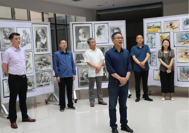 山东省菏泽艺校学校“青春绘梦 绽放艺彩”美术作品展