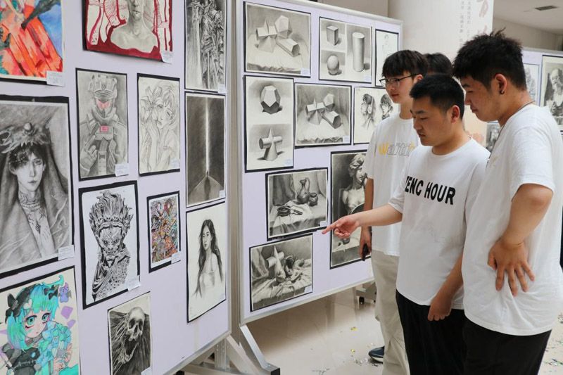 山东省菏泽艺校学校“青春绘梦 绽放艺彩”美术作品展