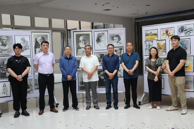 山东省菏泽艺校学校“青春绘梦 绽放艺彩”美术作品展