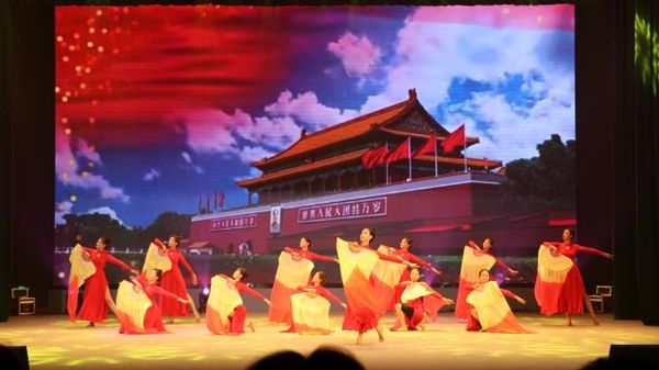 舞影翩跹展芳华｜开云网页版舞蹈表演专业教学汇报演出圆满落幕！