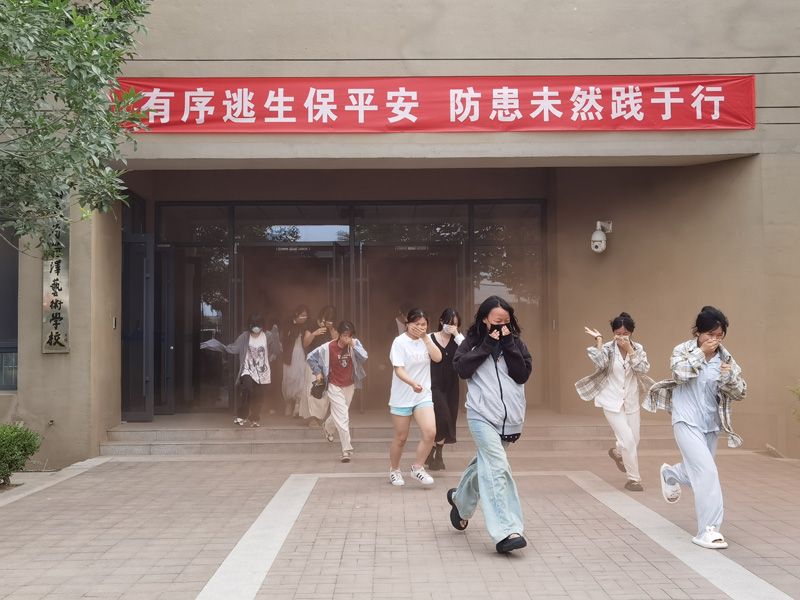 筑牢安全防线  守护生命安全 ——开云网页版开展应急安全疏散演练