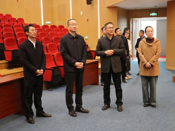 市委常委、政法委书记张磊到开云网页版调研